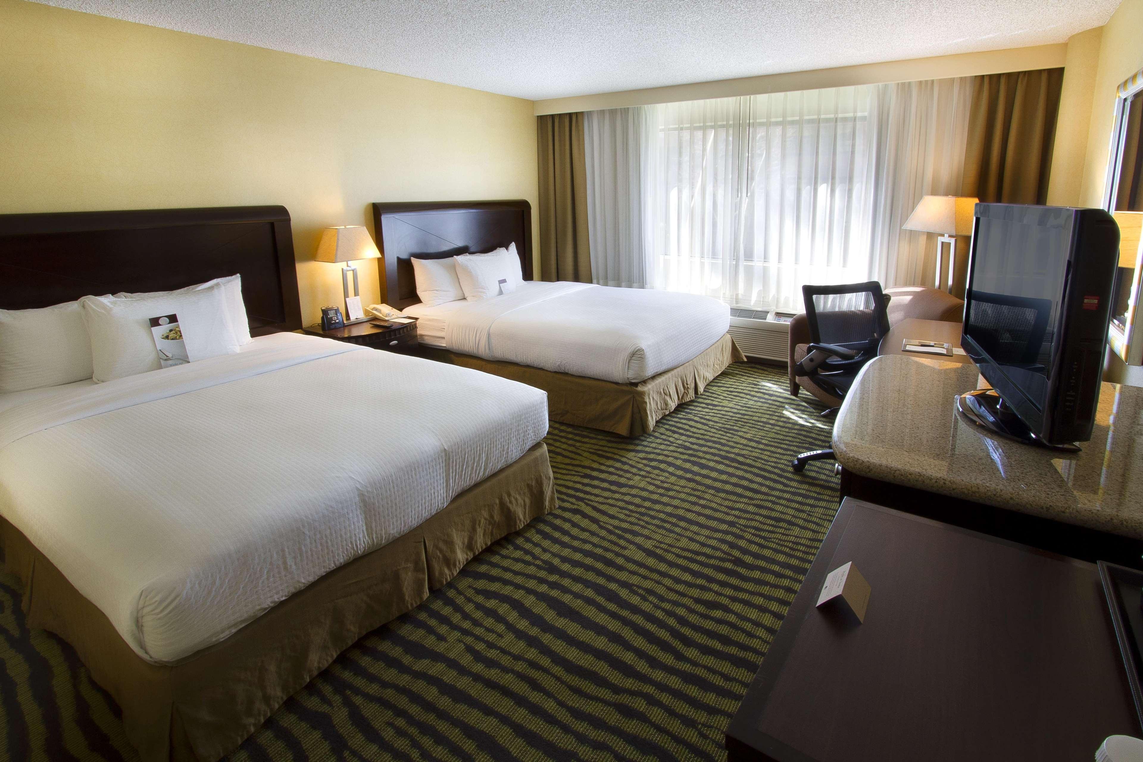 Doubletree By Hilton Orange County Airport 3*