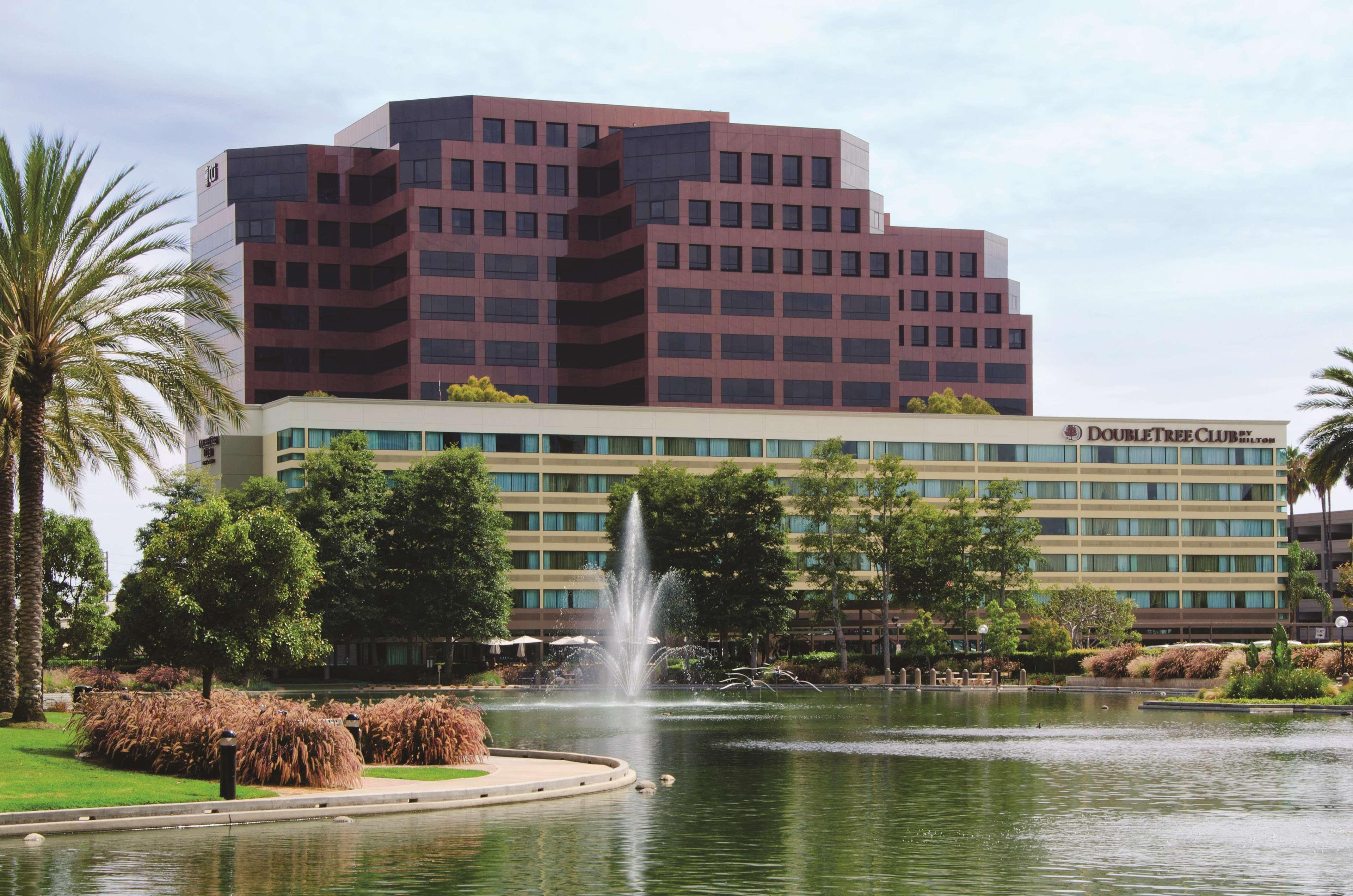 Doubletree By Hilton Orange County Airport