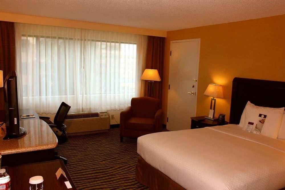 Hotel Doubletree By Hilton Orange County Airport Santa Ana