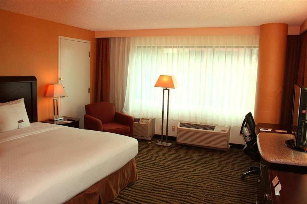 Doubletree By Hilton Orange County Airport Hotel Santa Ana