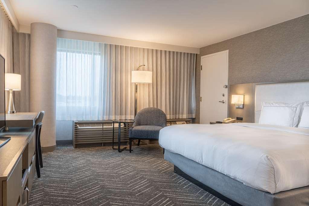 Doubletree By Hilton Orange County Airport
