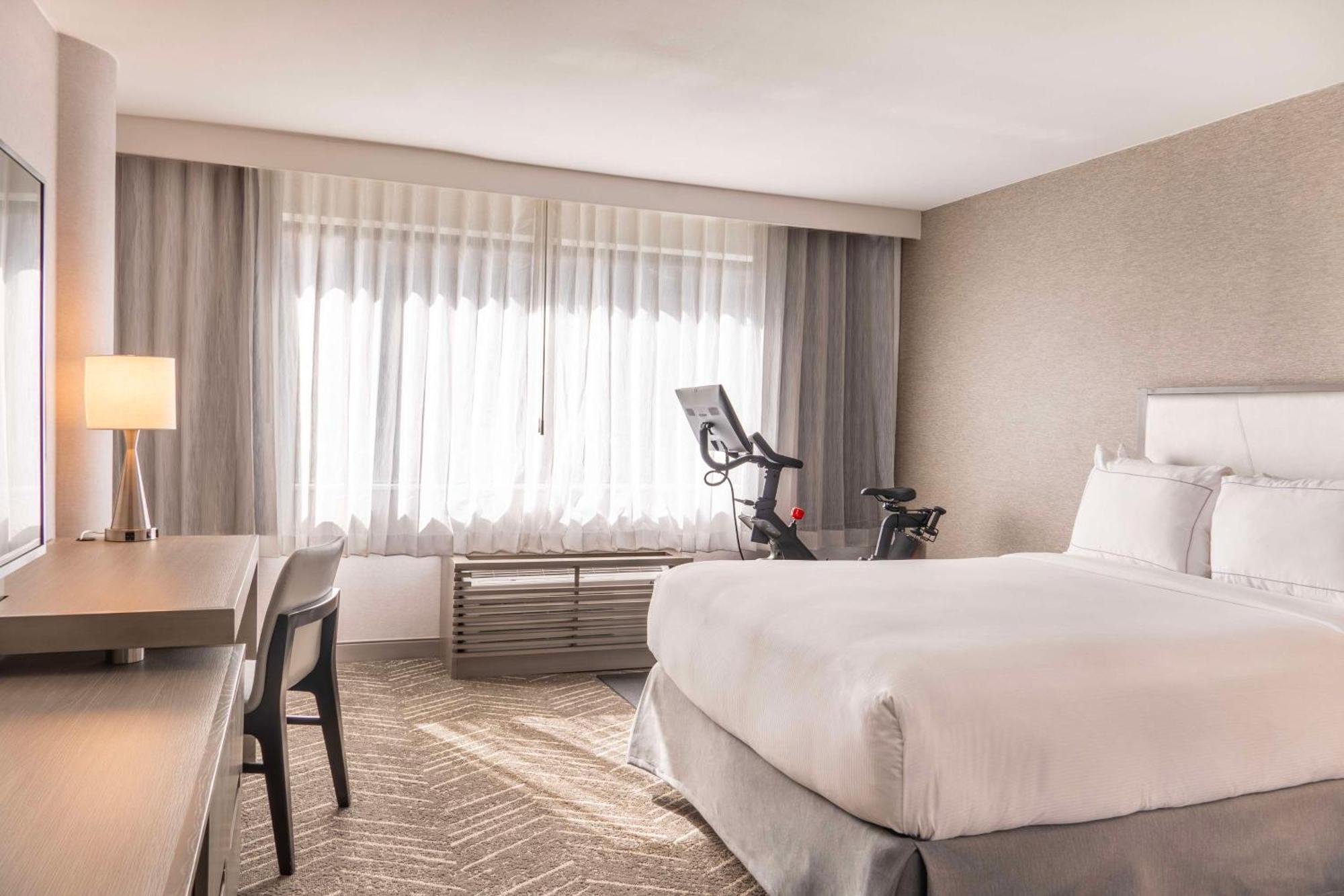 Hotel Doubletree By Hilton Orange County Airport