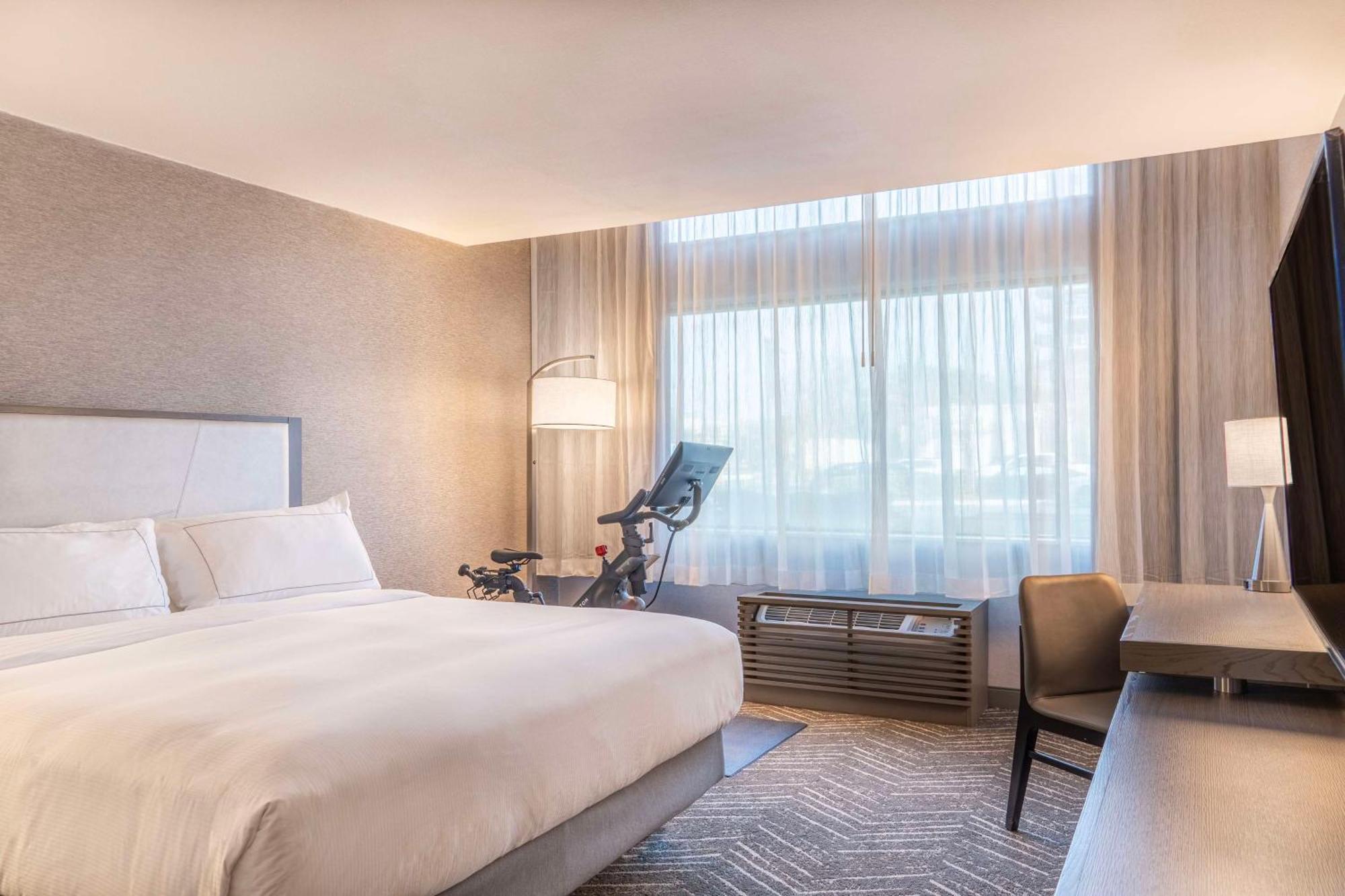 Doubletree By Hilton Orange County Airport Hotel 3*