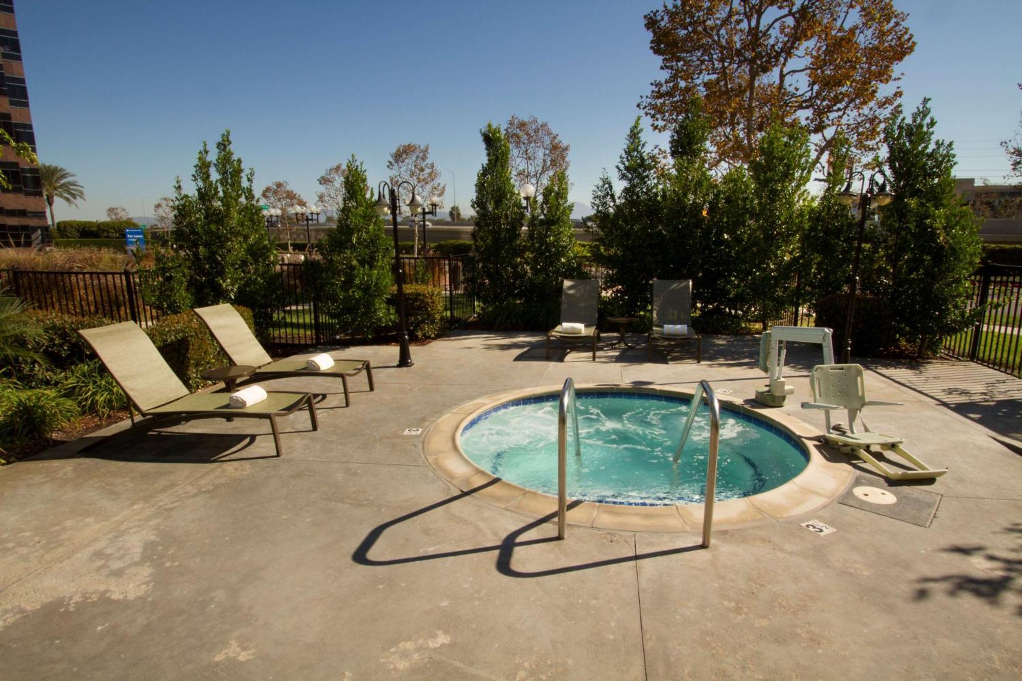 Hotel Doubletree By Hilton Orange County Airport
