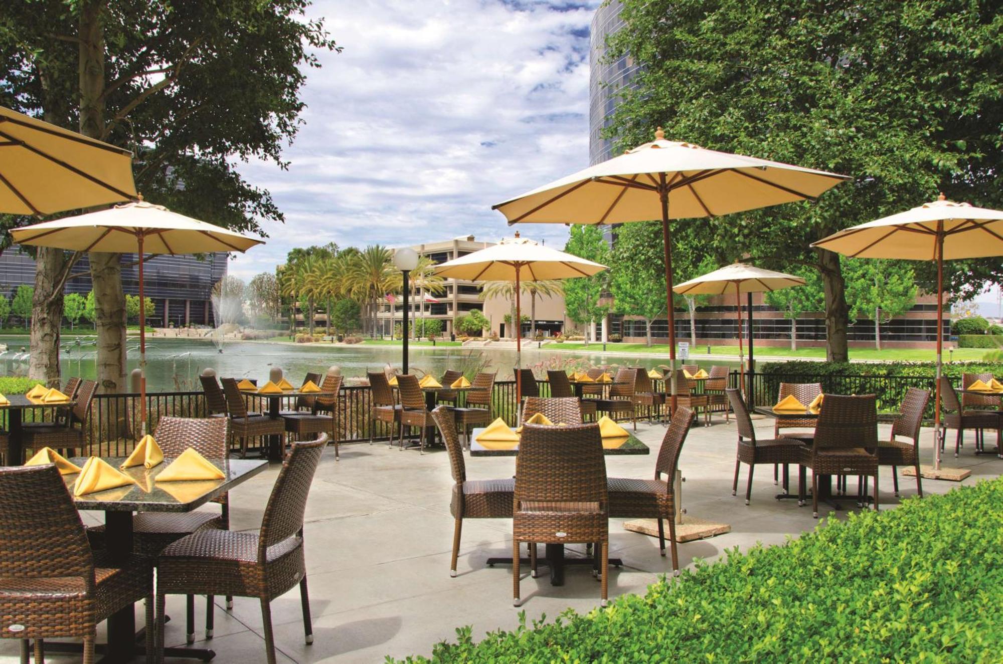 Doubletree By Hilton Orange County Airport