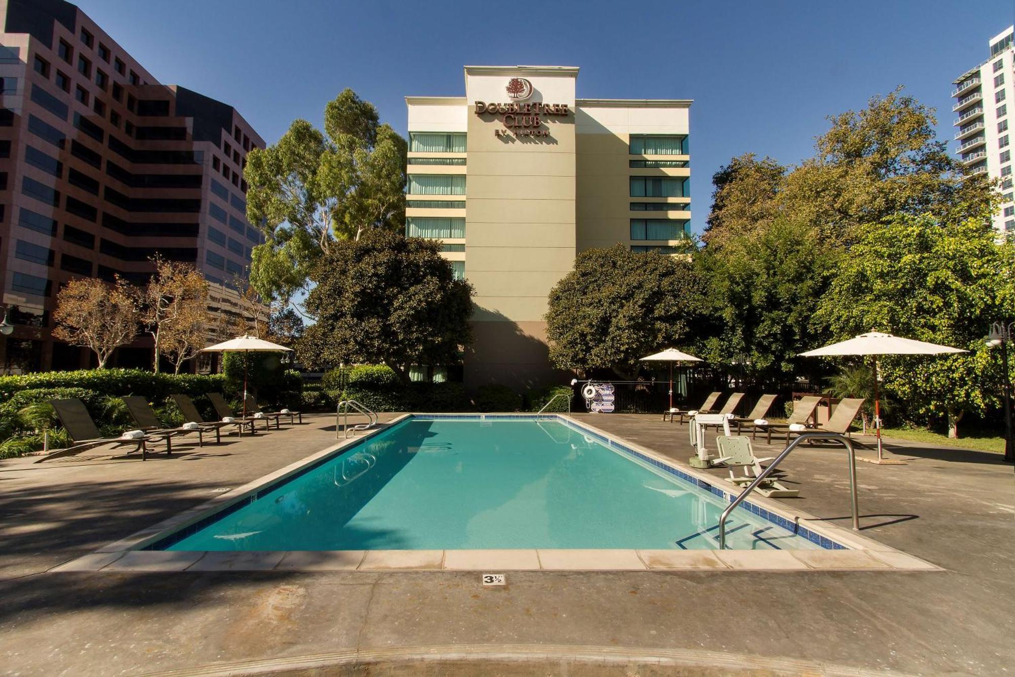 Doubletree By Hilton Orange County Airport Hotel