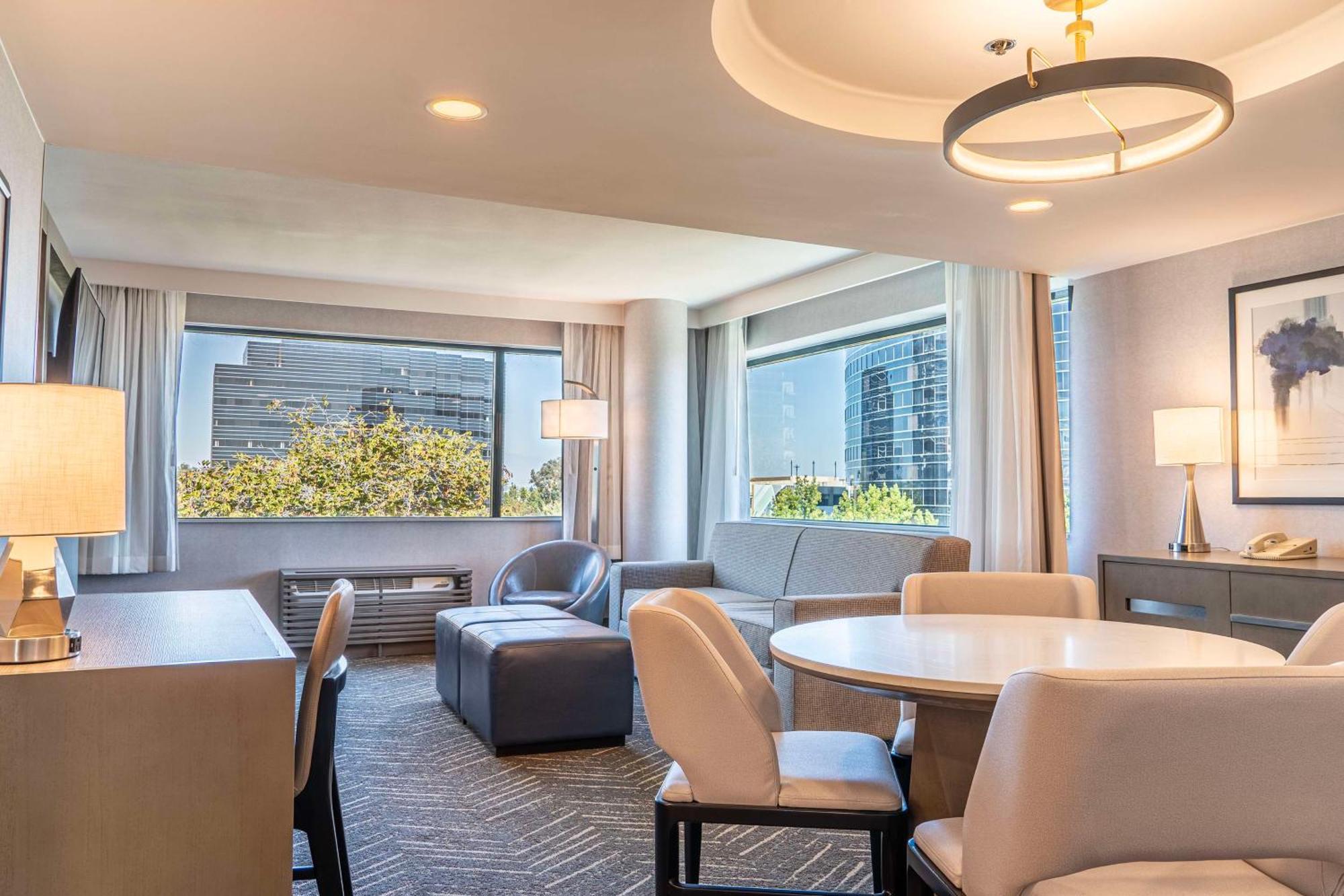 Hotel Doubletree By Hilton Orange County Airport