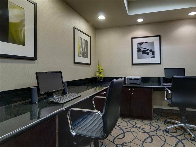 Doubletree By Hilton Orange County Airport Hotel 3*