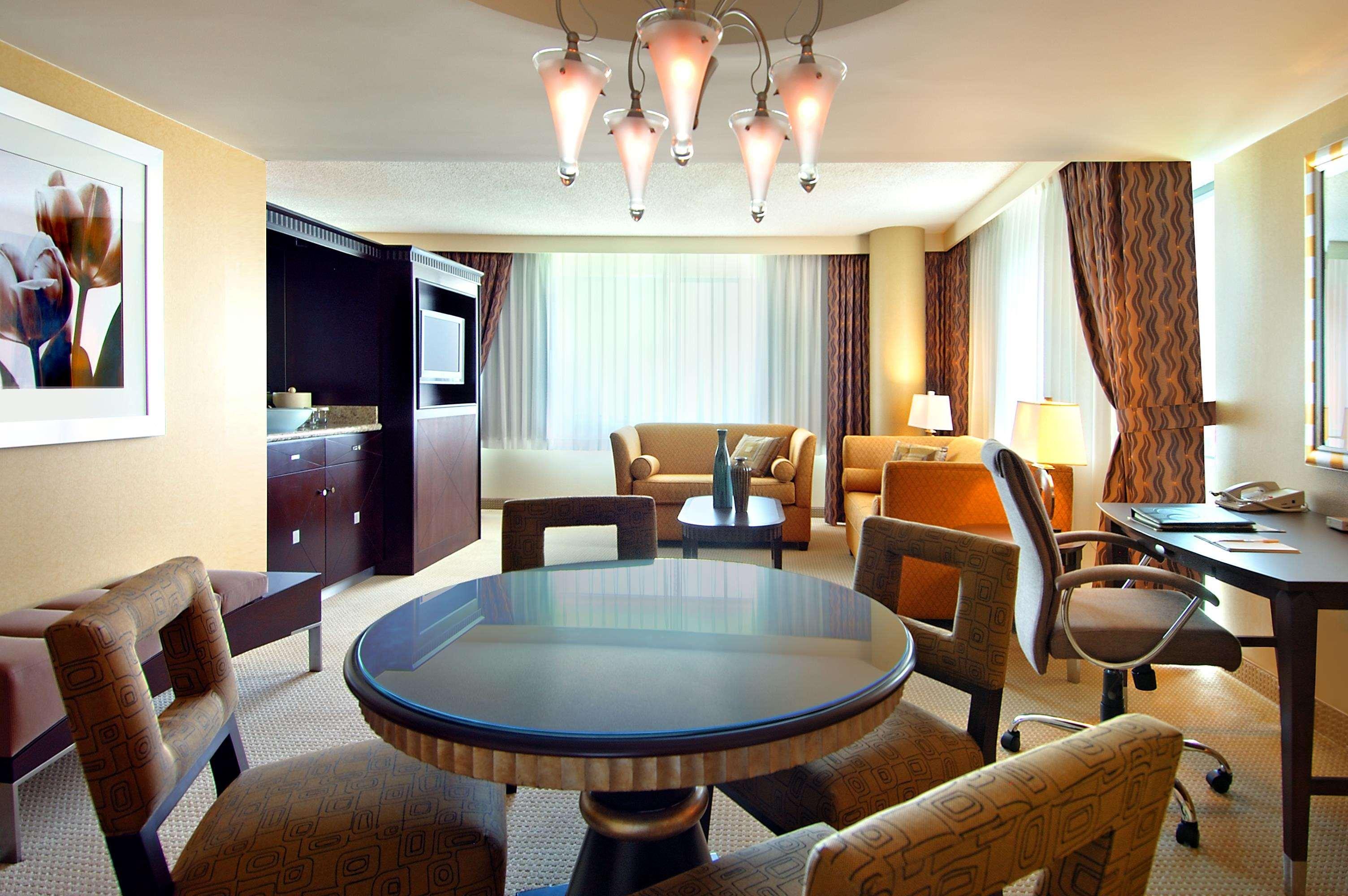 Doubletree By Hilton Orange County Airport